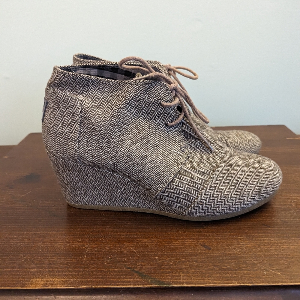 EUC Tome Desert Herringbone Wedge Bootie Size 10